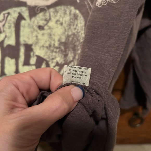 Magnolia Pearl Charcoal Graphic Tee - Picture 7 of 8